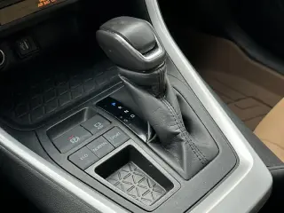 Toyota RAV4 2024 XLE Premium 4dr SUV
