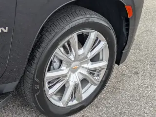 Chevrolet Suburban 2021 4x4 High Country 4dr SUV