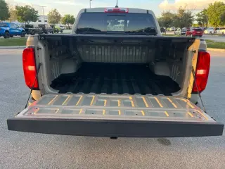 Chevrolet Colorado 2022 4x2 Z71 4 puertas Cabina Crear 5 pies. SB