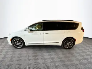 Chrysler Pacifica 2022 AWD Limited 4dr Mini-Van