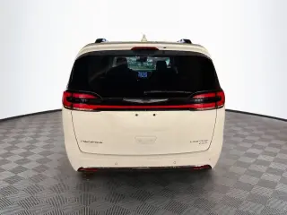 Chrysler Pacifica 2022 AWD Limited 4dr Mini-Van