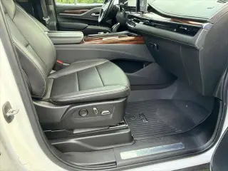 Cadillac Escalade 2022 4x4 Luxury 4dr SUV