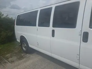 Chevrolet Express 2025 LT 3500 3dr Extended Passenger Van