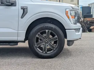 Ford F-150 2022 4x4 XLT 4dr SuperCrew 5.5 ft. SB