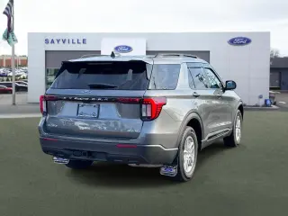 Ford Explorer 2026 con tracción a las cuatro ruedas (AWD), variante Active, SUV de 4 puertas