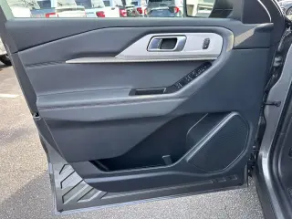 Ford Explorer 2026 con tracción a las cuatro ruedas (AWD), variante Active, SUV de 4 puertas