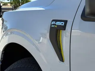Ford F-150 2024 4x2 STX 4p SuperCrew 5.5 ft. CB