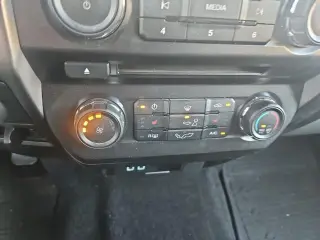 Ford F-150 2018 4x4 XLT 4p SuperCrew 5.5 ft. CB