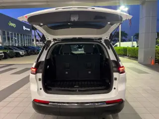 Jeep Grand Cherokee L 2023 4x2 Laredo X 4dr SUV