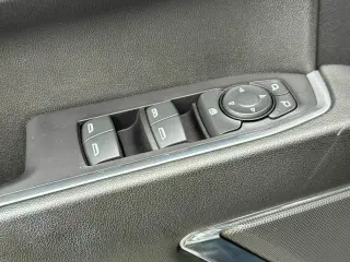 Chevrolet Silverado 1500 2023 4x4 LT 4 puertas Cabina de tripulación 5.8 pies SB con 1LT