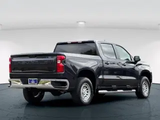 Chevrolet Silverado 1500 2023 4x4 LT 4 puertas Cabina de tripulación 5.8 pies SB con 1LT