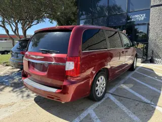 2016 Chrysler Town & Country Touring