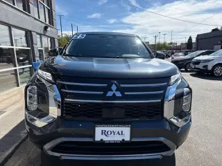 2025 Mitsubishi Outlander SEL