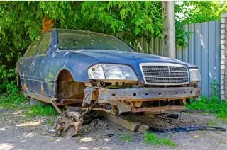 EL AGUILA JUNK CARS