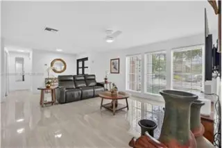 Propiedad de alquiler con 3 dormitorios y 2 baños en PALMETTO BAY