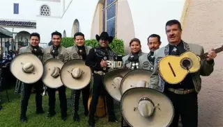 MARIACHI PROFESIONAL HONESTO