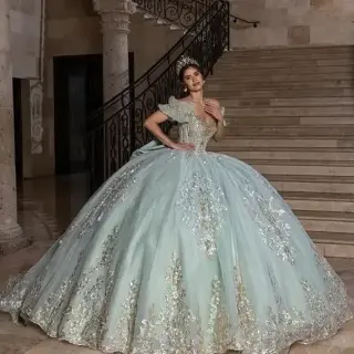 Elegancia en vestidos de XV👗
