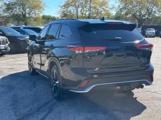 Toyota Highlander 2021 AWD XSE 4dr SUV
