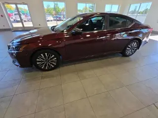 Nissan Altima 2025 2.5 SV 4dr Sedán