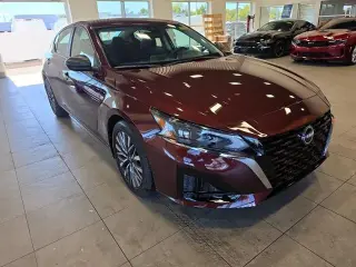 Nissan Altima 2025 2.5 SV 4dr Sedán