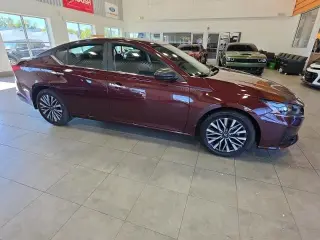 Nissan Altima 2025 2.5 SV 4dr Sedán