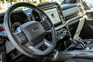 Ford F-150 2023 4x4 XLT 4puertas SuperCrew caja de 1.7 m