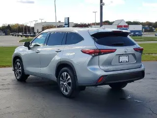 Toyota Highlander 2021 AWD XLE 4dr SUV