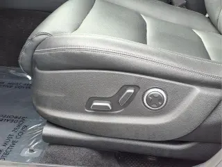 Genesis GV70 2025 AWD 2.5T Standard 4dr SUV