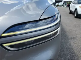 Genesis GV70 2022 AWD 2.5T Standard 4dr SUV