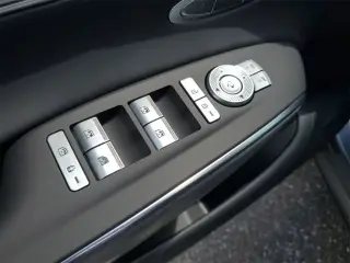 Genesis GV70 2022 AWD 2.5T Standard 4dr SUV