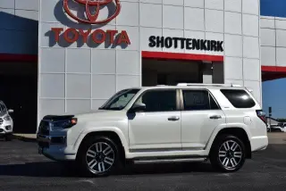 Toyota 4Runner 2017 AWD Limited 4dr SUV