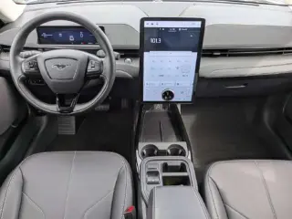 Ford Mustang Mach-E 2026 Select 4dr SUV