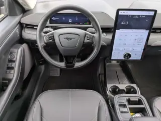 Ford Mustang Mach-E 2026 Select 4dr SUV