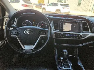 Toyota Highlander 2019 XLE 4dr SUV