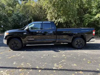 Toyota Tundra 2016