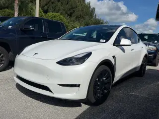 Tesla Model Y 2024 AWD Long Range 4p Crossover