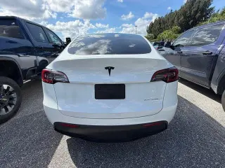 Tesla Model Y 2024 AWD Long Range 4p Crossover