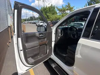 GMC Sierra 1500 2020 4x4 Denali 4p. Cabina de tripulación de 5.8 ft. SB