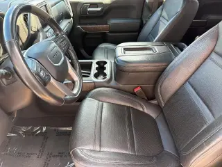 GMC Sierra 1500 2020 4x4 Denali 4p. Cabina de tripulación de 5.8 ft. SB