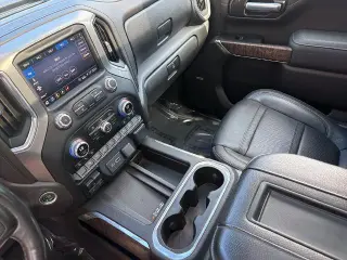 GMC Sierra 1500 2020 4x4 Denali 4p. Cabina de tripulación de 5.8 ft. SB