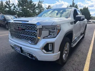 GMC Sierra 1500 2020 4x4 Denali 4p. Cabina de tripulación de 5.8 ft. SB
