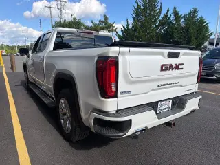 GMC Sierra 1500 2020 4x4 Denali 4p. Cabina de tripulación de 5.8 ft. SB