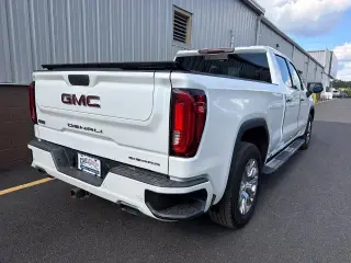 GMC Sierra 1500 2020 4x4 Denali 4p. Cabina de tripulación de 5.8 ft. SB