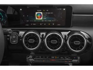 Clase A Mercedes-Benz 2020 AWD A 220 4MATIC 4p Sedan