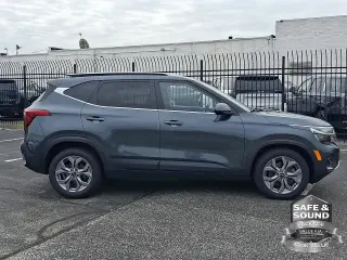 Kia Seltos 2024 AWD S 4p SUV