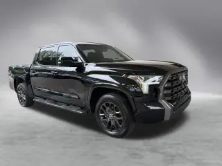 Toyota Tundra 2022 4x4 Plata 4dr CrewMax Cab Pickup SB