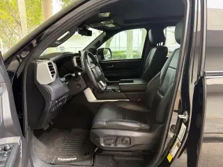 Toyota Tundra 2022 4x4 Plata 4dr CrewMax Cab Pickup SB