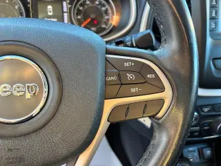 Jeep Cherokee 2015 4x4 Latitude SUV 4p