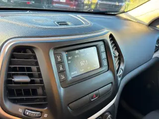 Jeep Cherokee 2015 4x4 Latitude SUV 4p