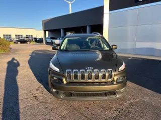 Jeep Cherokee 2015 4x4 Latitude SUV 4p